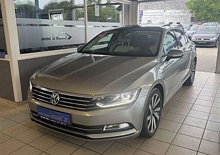 VW Passat Volkswagen Limousine Highline Pano voll Digi-Cockpit