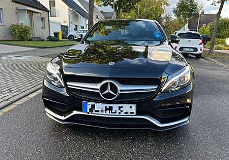 Mercedes-Benz C 63 AMG Speedshift 7G-MCT Limousine