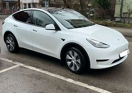 Tesla Model Y RWD