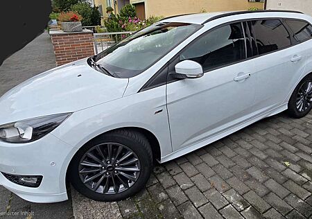 Ford Focus Turnier 1.0 EcoBoost Start-Stopp-System ST-Line