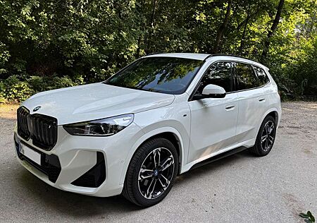 BMW iX1 xDrive30 M Sportpaket