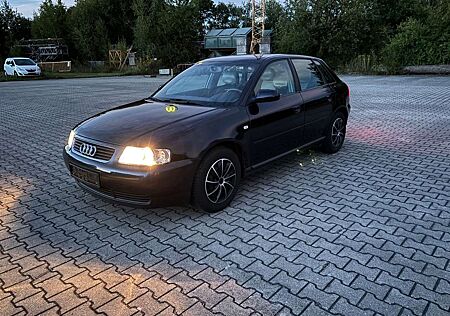 Audi A3 1.6 Ambition Automatik TÜV 02/2026