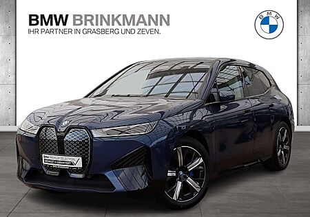 BMW iX xDrive40 / SPORTPAKET + AHK + NAVI + HK + LMR