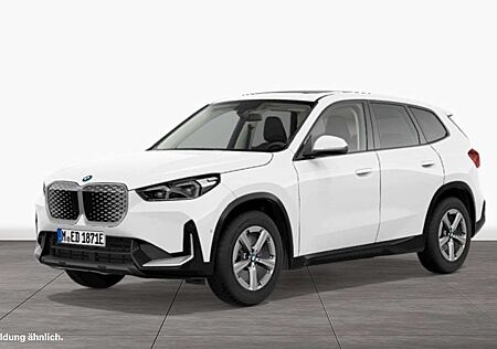 BMW iX1 eDrive20 DAB LED Pano.Dach Komfortzg. AHK