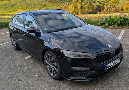 Skoda Octavia RS First Edition - ACC, Pano, HUD, Navi, 8xbereift