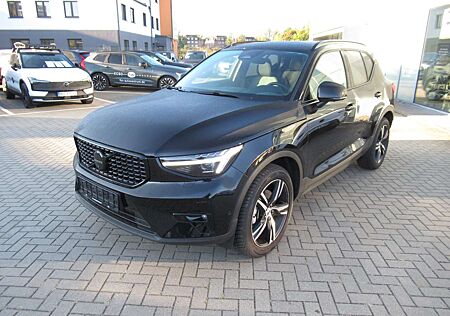 Volvo XC 40 XC40 B3 Benzin Black Edition Plus Automatik