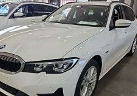 BMW 330 e Touring Advantage ACC*LED*SPORTSITZE*1-HAND