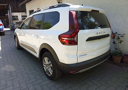 Dacia Jogger 5 TCe 120 ECO-G Essential Klima 5Sitzer