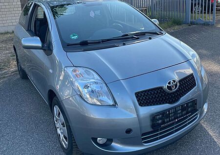 Toyota Yaris TÜV Neu // Inspektion neu // 8 Fach bereift //