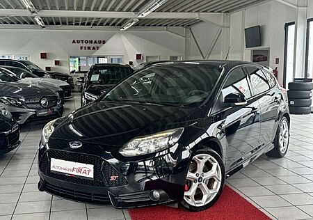 Ford Focus 2.0 EcoBoost ST Leder-Sport-Paket Navi+Kamera