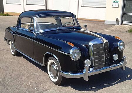 Mercedes-Benz 220 S Coupé