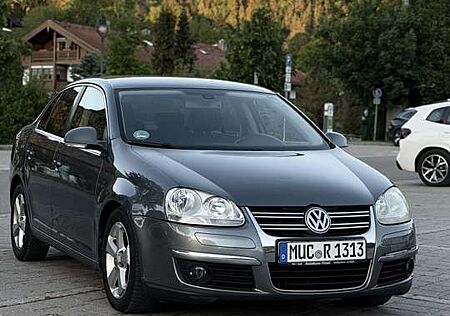 Volkswagen Jetta 1.6 FSI