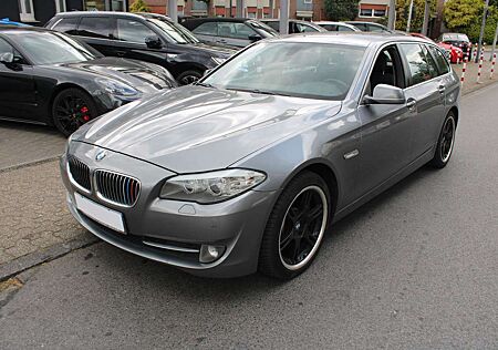 BMW 530 dA xDrive*KOMBI*AUTOMATIK*NAVI*XENON*MJ:2013*