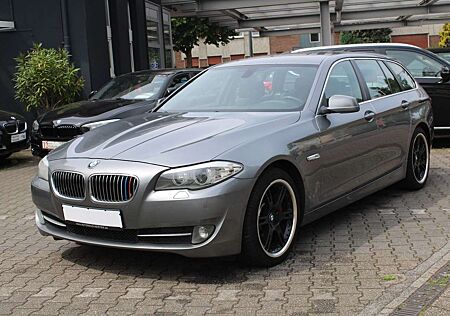 BMW 530 dA xDrive*KOMBI*AUTOMATIK*NAVI*XENON*MJ:2013*
