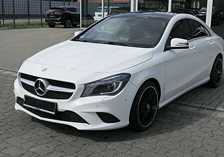 Mercedes-Benz CLA 200 Urban BiXenon/Panorama/Navi/Alu18"/AHK