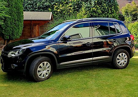 VW Tiguan Volkswagen 2.0 TDI DPF 4Motion BlueMotion Techn. DSG S