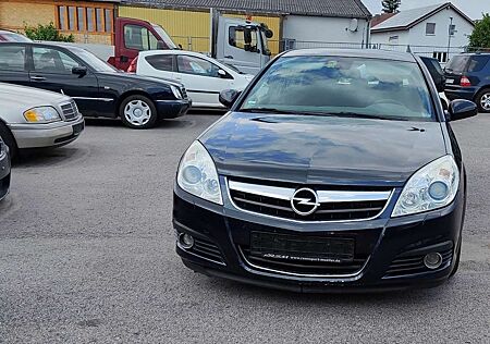 Opel Signum Edition 3,0 Ltr.-135 kW V6 CDTI Festpreis