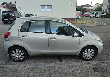 Toyota Yaris 1.33 VVT-i Multi Mode Executive