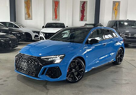 Audi RS3 Sportback/Pano/Matrix/AbGas/RFK/19-LM/