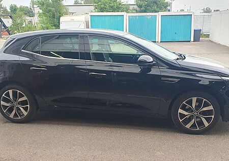 Renault Megane TCe 130 Bose Edition