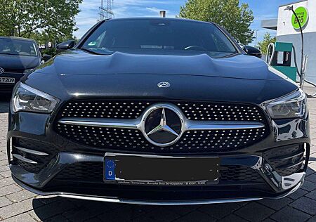 Mercedes-Benz CLA 220 Shooting Brake 7G-DCT AMG Line