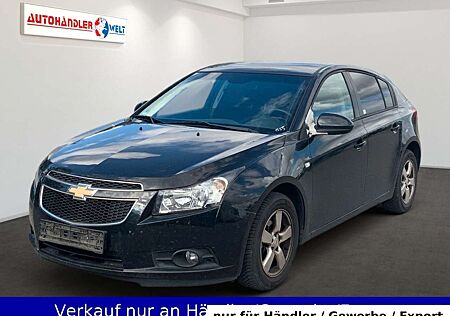 Chevrolet Cruze Hatchback 1.6 LT Klima PDC Tempo