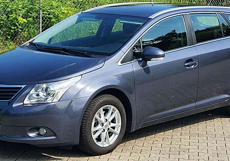 Toyota Avensis 1.8 Kombi Automatik Navi Kamera 1.Hand