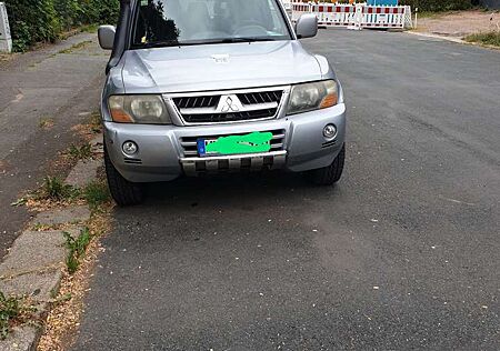 Mitsubishi Pajero 3.2 DI-D Dakar (5-trg.)