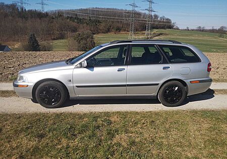 Volvo V40 1.6 DAB, Leder, SD, SH, AHK, Alu, WR, top Zust