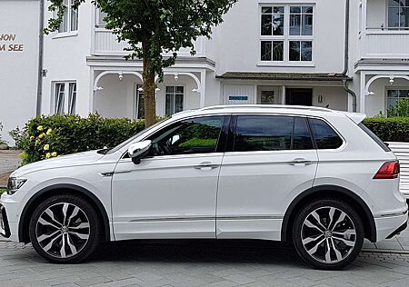 VW Tiguan Volkswagen R-Line 2l TSI 132 KW 4 MOTION Pano, Kamera DSG