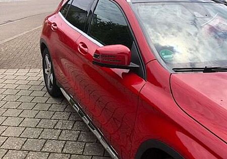Mercedes-Benz GLA 250 4Matic 7G-DCTAMG Line