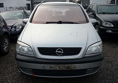 Opel Zafira 2.2