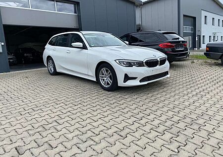 BMW 320 d Head-UP,NAVI/SPORT-SITZE/ALU 17"