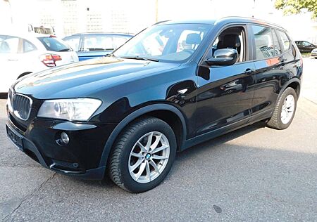 BMW X3 xDrive20dA/Panorama/Navi/PDC