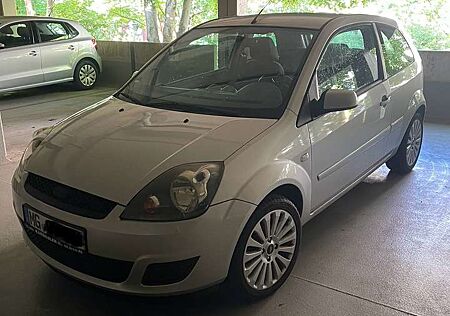 Ford Fiesta 1.3 Ambiente