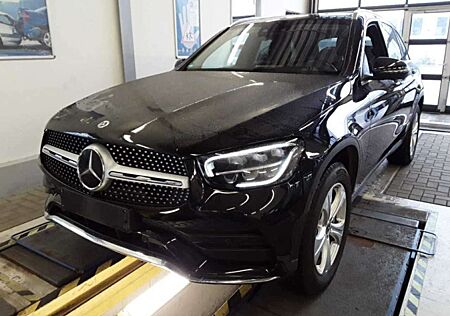 Mercedes-Benz GLC 300 AMG-Line*Distr+*AHK*Pano*LED*Navi*360°*