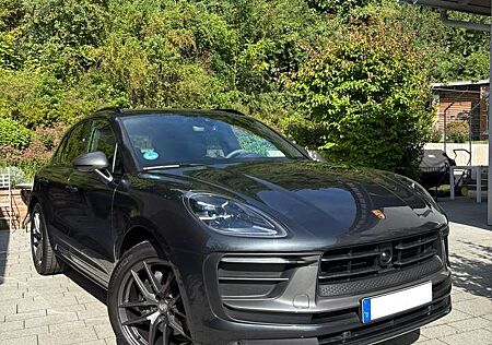 Porsche Macan T
