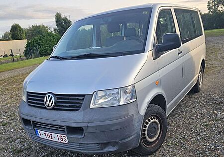 VW T5 Kombi Volkswagen Kombi 8SITZER KLIMA Km mit Carpass