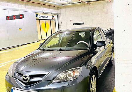 Mazda 3 1.6 Aut. Active / Preis ist VB