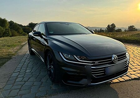 VW Arteon Volkswagen R-Line 4Motion