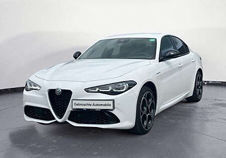 Alfa Romeo Giulia 2.0 16V AT8-Q4 Veloce ACC Premium Paket