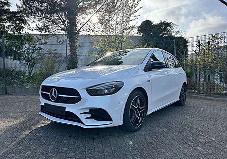 Mercedes-Benz B 250 e AMG Line Night LED*NAVI*PDC*STDHZ*AHK*18"