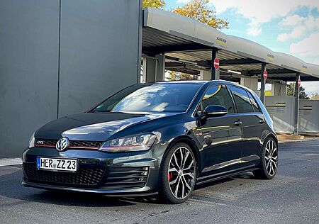 VW Golf GTI Volkswagen TSI GTI Automatik