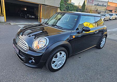 Mini Cooper TÜV bis 04.2027 Scheckheftgepflegt