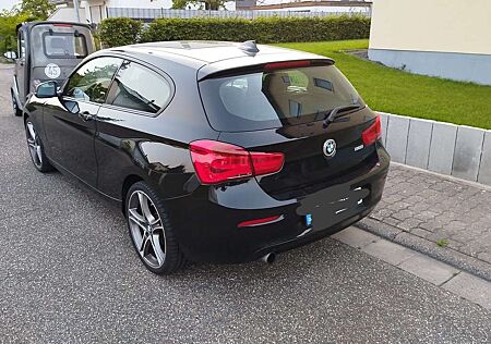 BMW 118i 118 Uni Schwarz Baujahr 2017