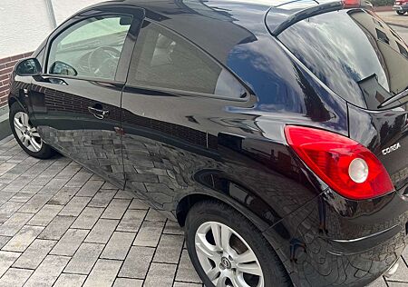 Opel Corsa 3-Türer 1.4 16V Satellite
