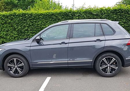 VW Tiguan Volkswagen 2.0 TDI SCR DSG ACTIVE