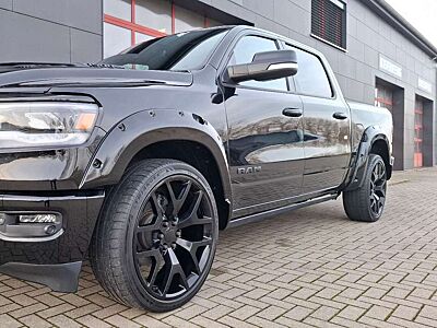 Dodge RAM 5.7 LARAMIE SPORT NIGHT LED 24" Pano LPG