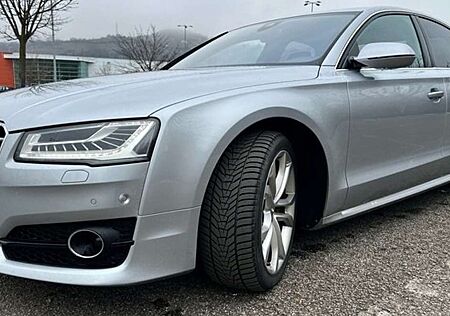 Audi A8 3.0 V6 TDI quattro 262PS