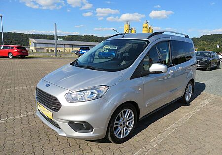 Ford Tourneo Courier Titanium *Kamera*Navi*Klimaautom.*WenigeKM*